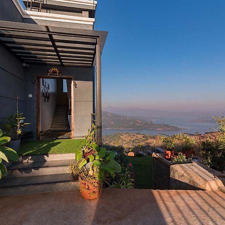 Eyes On The Lake By Stayvista - A Hillside Villa With A Captivating View Of The River Pune Exterior photo