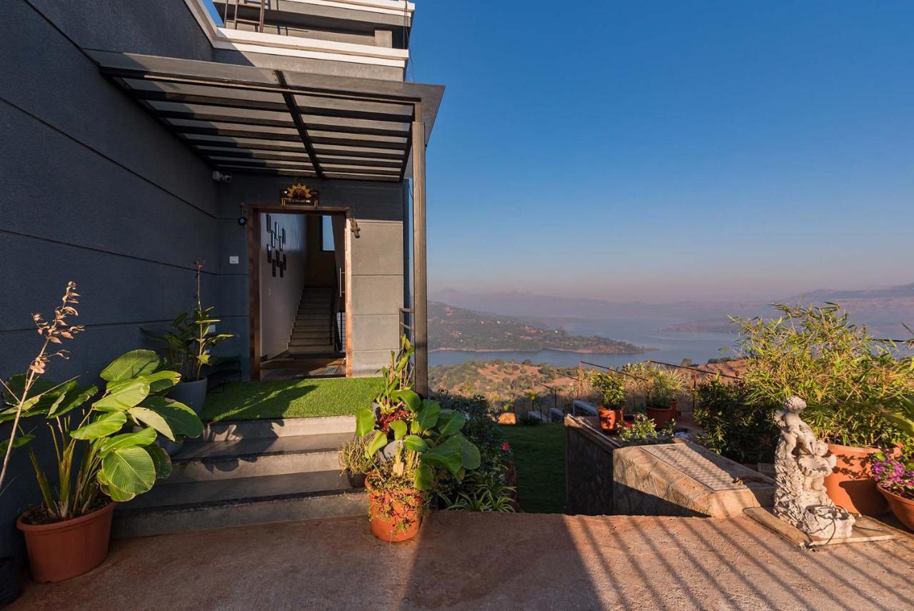 Eyes On The Lake By Stayvista - A Hillside Villa With A Captivating View Of The River Pune Exterior photo