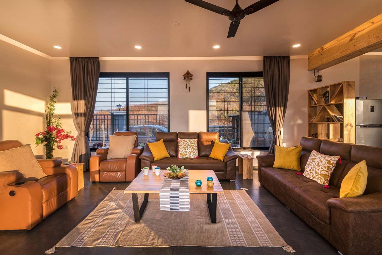 Eyes On The Lake By Stayvista - A Hillside Villa With A Captivating View Of The River Pune Exterior photo
